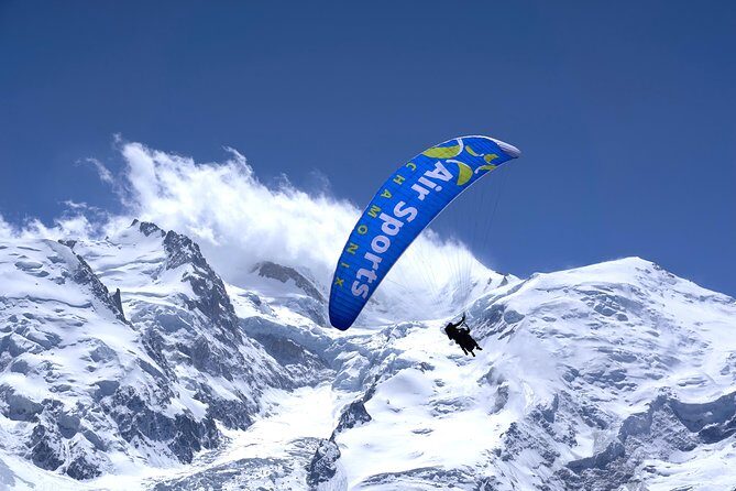 Paragliding Tandem Flight over the Alps in Chamonix - A Closer Look at the Paragliding Experience in Chamonix