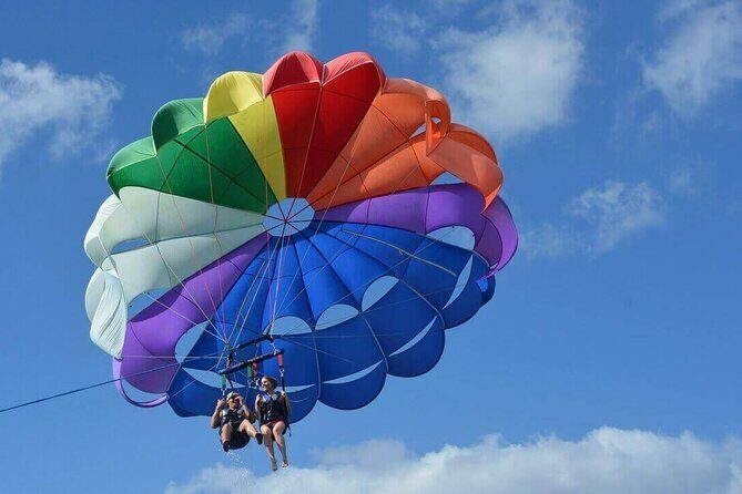 Parasailing In Malta - The Highlights: Why Parasailing in Malta Shines