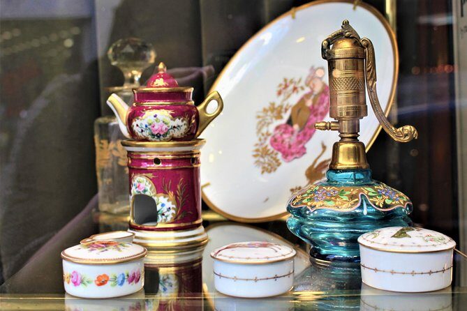 Paris Antiques Market Insider's Tour in Extra-Small Group - A Deep Dive into the Paris Flea Market Experience