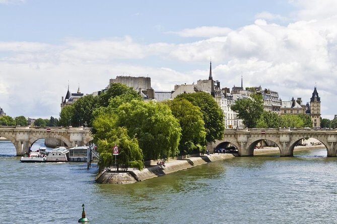 Paris by Night 2-hour Private Tour with Scenic Seine River Cruise - What Makes This Tour Stand Out?
