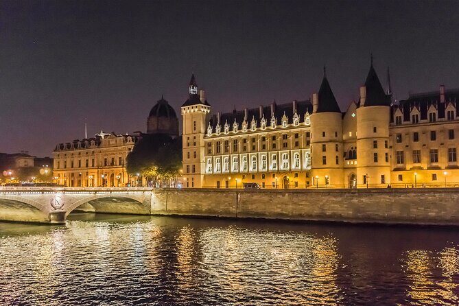 Paris by Night Walking Tour: Ghosts, Mysteries and Legends - FAQs