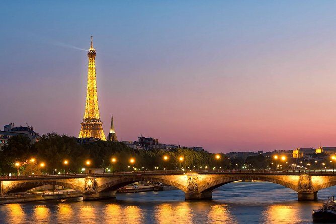 Paris By Night with Seine River Cruise and Roundtrip Luxury Transportation - What Makes This Tour Stand Out