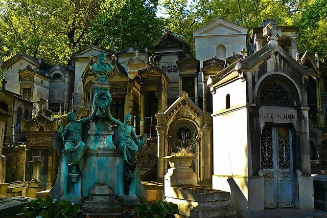 Paris: Haunted Père Lachaise Cemetery Guided Tour - Exploring Père Lachaise: More Than Just a Cemetery