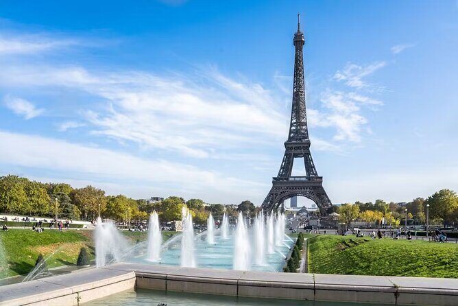 Paris Insider's Small Group Tour with Seine Sightseeing Cruise - Who Should Consider This Tour?
