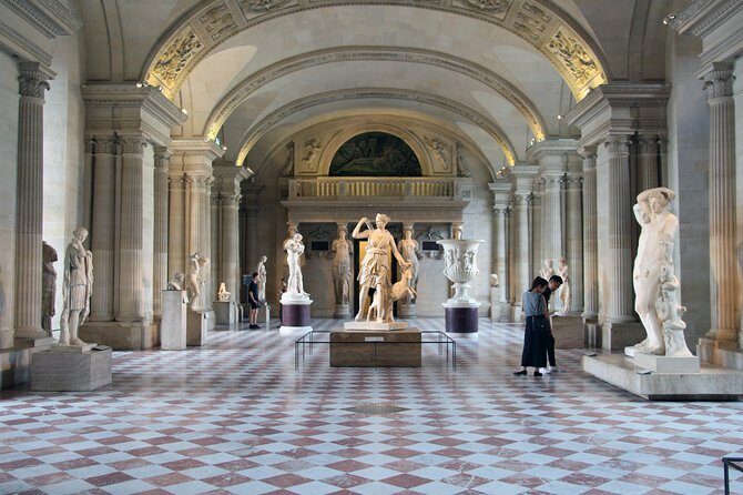 Paris Murders and Mysteries semi-private tour of the Louvre - Who Will Love This Tour?