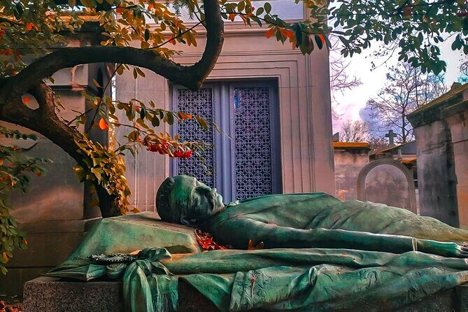 Paris Pere Lachaise Cemetery Small Group Guided Tour - A Closer Look at the Père Lachaise Guided Tour