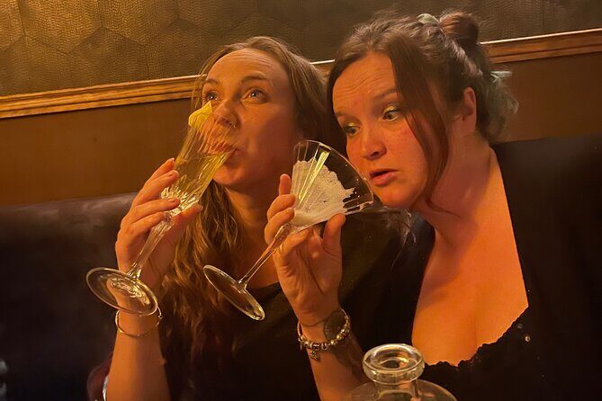 Paris Solo meetup:A cultural stroll,drinks and socializing - A Detailed Breakdown of the Experience