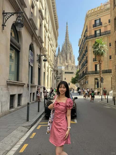 Pedrera, Casa Batlló, Gothic Quarter Photo Walk - A Closer Look at the Experience