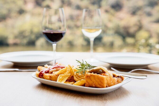 Pinhão: 4 hours Douro River Cruise with Lunch Included - The Authentic Lunch