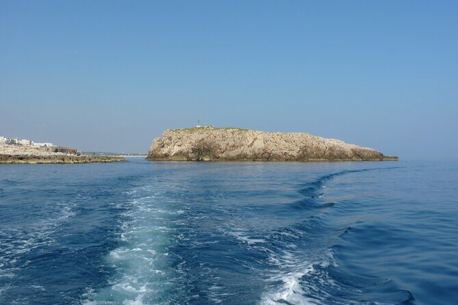 Polignano a Mare boat tour emotions, caves, diving and appetizers - Exploring the Sea Caves: Grotta Azzurra & Grotta Piana