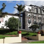 Ponta Delgada: Historical Walking Tour - First Stop: Portas da Cidade