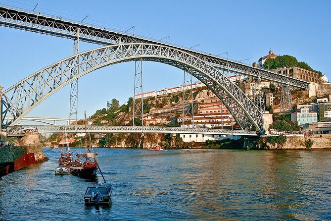 Porto "Old Town" Walking Tour with river cruise (Small-groups) - Authentic Neighborhoods and Scenic Bridges