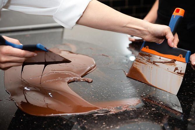 Praliné Rocher Chocolate making class in Paris (collective) - A Close Look at the Chocolate-Making Experience in Paris