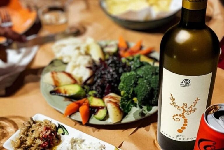 Premium Tour of Olympia: Wine & Dine Retreat - FAQ