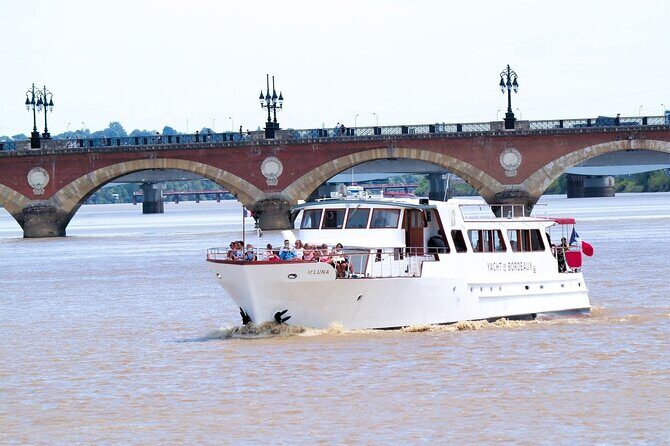 Prestige Commented Cruise glass of wine and Canelé in Bordeaux - Who Will Love This Tour?