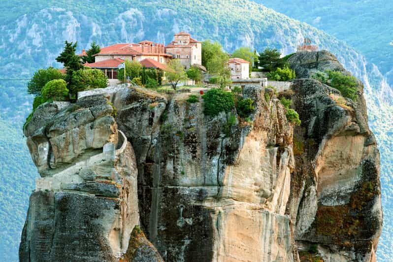 Private 2-Day Tour to Delphi & Meteora from Athens - What Makes This Tour Stand Out?