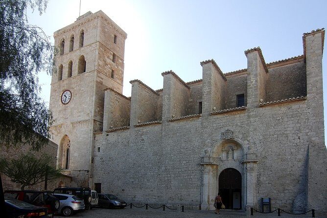 Private 4-hour walking tour of Ibiza with official tour guide - Authentic Insights and Authentic Experiences