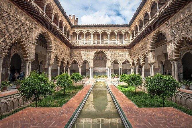 Private Alcazar, Giralda and Cathedral of Seville Tour - Discovering Seville’s Most Famous Landmarks in Comfort and Style