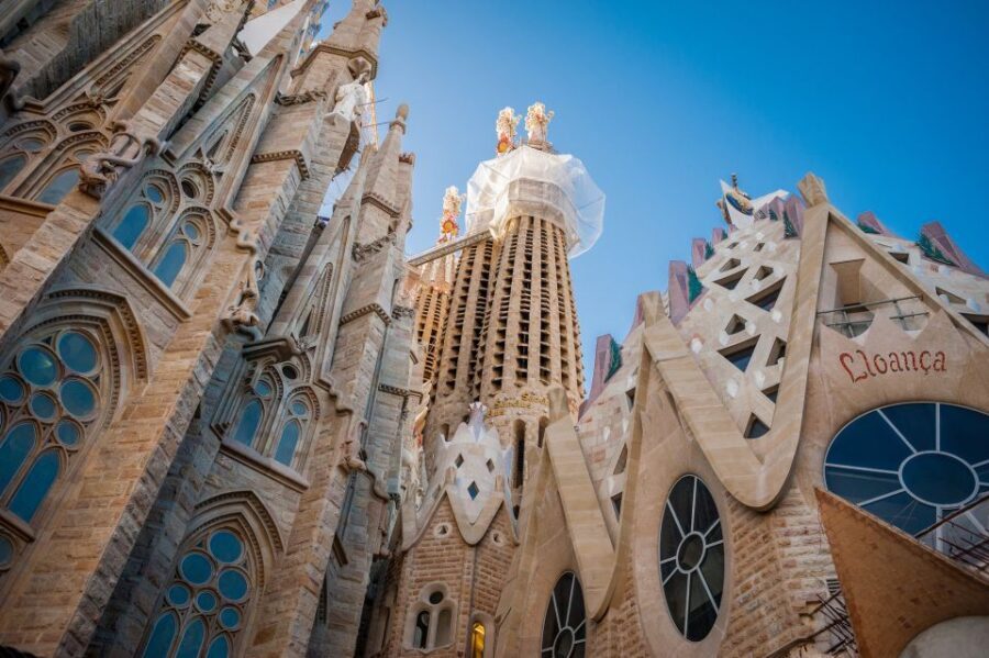 Private Barcelona & Montserrat Tour with Pick-up - Real Experiences and Authentic Voices