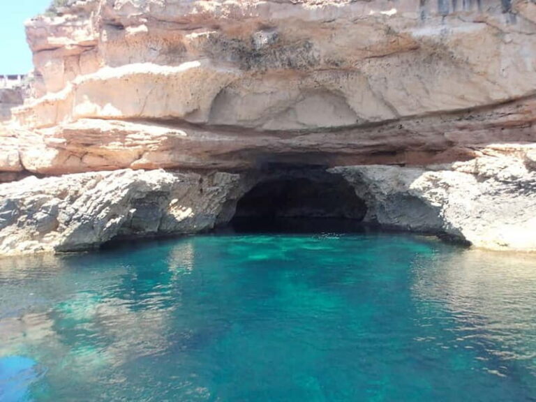 Private Boat by San Antonio Bay - What’s Included and What’s Not?