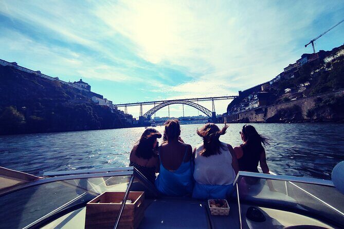 Private Boat Tour 6 Bridges and Ribeira 1h30 group price up to 6px - Exploring the Route: What to Expect on This Douro River Adventure