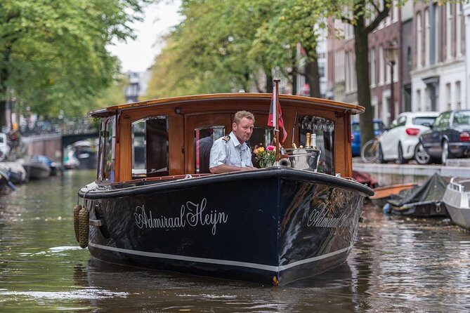 Private boat tour on a electric saloon boat - Authentic Experiences and Authenticity
