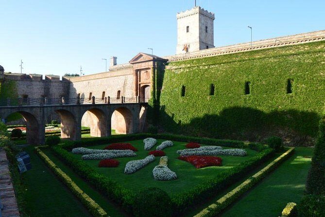 Private Customized Barcelona Tour by Mercedes VIP Bus and Personal Expert Guide - What’s Included and What to Expect
