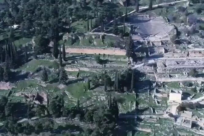 Private Delphi tour with a Pickup - The Village of Arachova: A Mountain Paradise