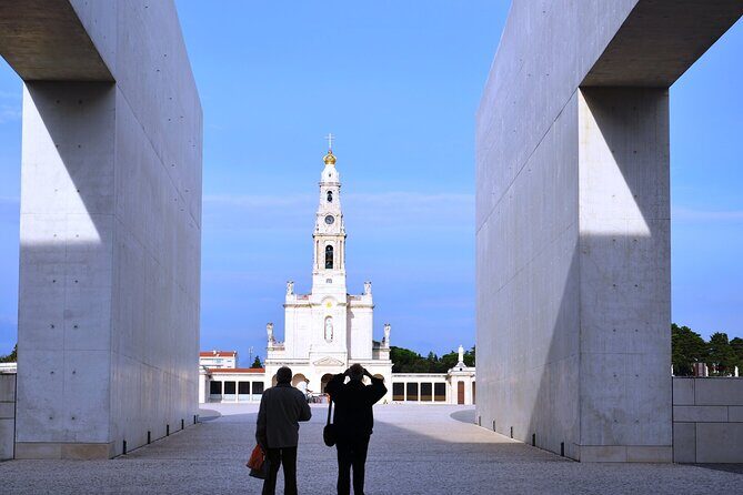Private Full-Day Tour of Fátima Nazaré Óbidos and Batalha - Practicalities and Value