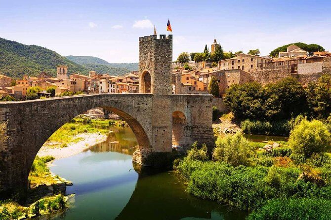Private Full Day Trip to Medieval Villages of Catalonia + Lunch front of a Lake - Who Will Love This Tour?