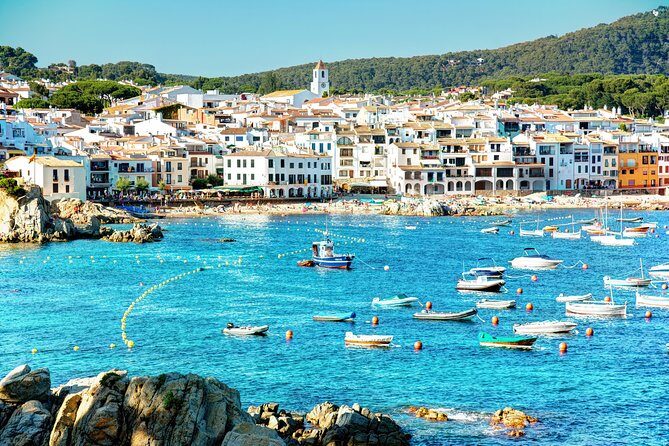 Private Girona Tour, Costa Brava Beach & Seaside Lunch Experience - Exploring the Itinerary in Detail