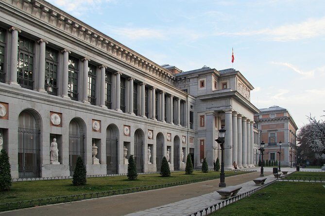 Private guided visit of Prado Museum of Madrid with official tour guide - Why Choose a Private Guided Tour?