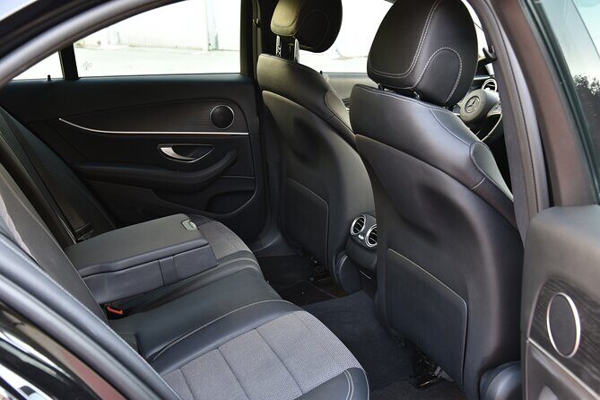 Private Limo Transfer From Athens/Suburbs To Pireaus Port - Who Should Choose This Service?