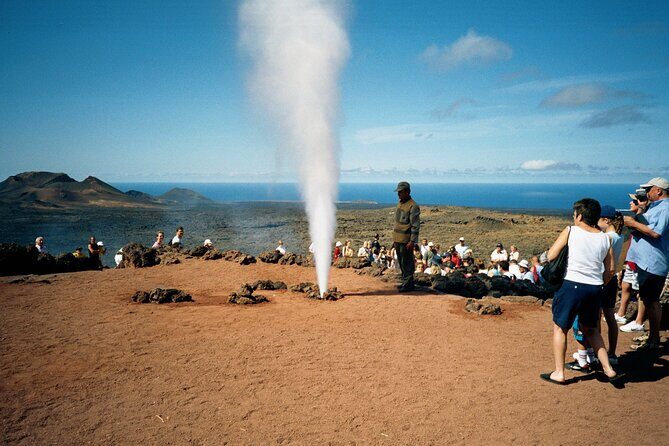 Private Luxury Full Day Timanfaya Tour, Jameos del Agua and Cueva de los Verdes - Authenticity and Personalization