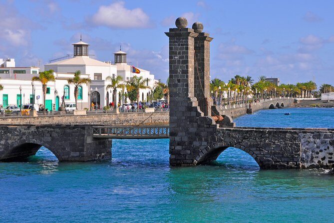 Private Luxury Full Day Tour of South of Lanzarote: Hotel or Cruise Port pick-up - FAQs