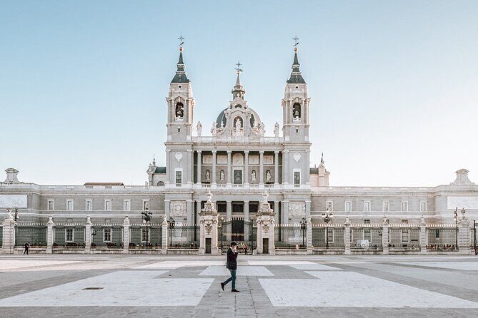 Private Madrid Bike Tour with Friendly Local Guide - Who Should Book This Tour?