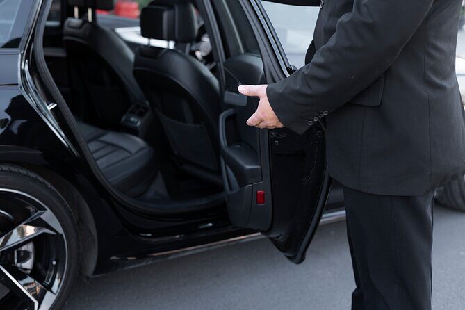 Private Meet & Greet Transfer from El Prat Airport to Barcelona - What to Expect on the Day