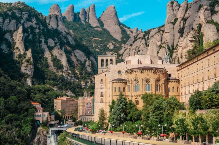 Private Montserrat Tour, Organic Winery & Gourmet Lunch