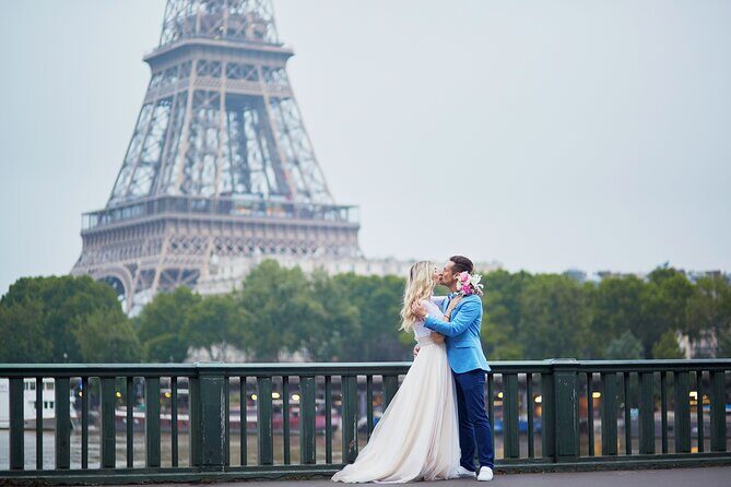 Private Romantic Photoshoot in Paris with Bouquet of Flowers - Authentic Reviews