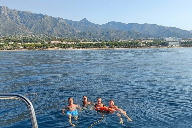 Private Sailboat Marbella: Navigation, Swimming in the sea and Snacks - FAQ