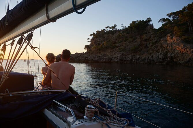 Private Sunset Sailing Tour along the North Coast - What’s Included and What to Bring