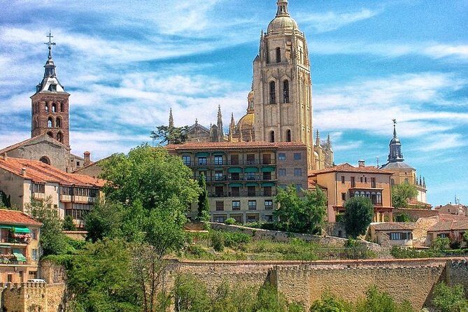 Private Tour Ávila - Segovia from Madrid with Tapas Route - Lunch Options: Tapas or Traditional Suckling Pig