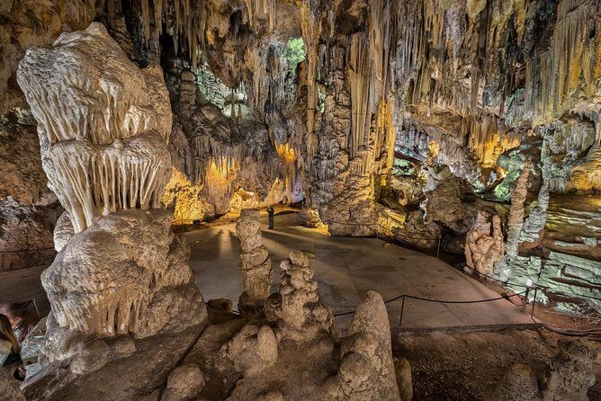 Private tour from Motril to Nerja and the Nerja caves for up to 8 persons - Who Should Consider This Tour?