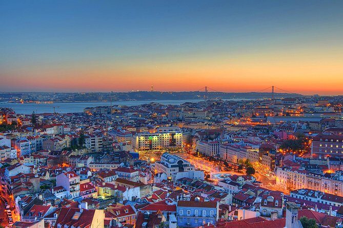 Private tour: Lisbon Fado Dinner Show and Panoramic Night Tour - The Food and Fado Experience