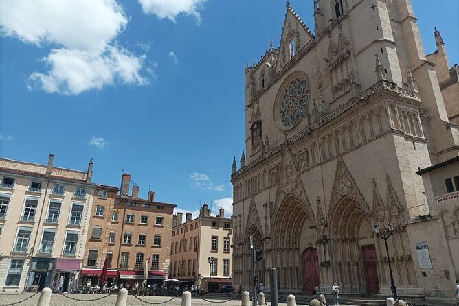 Private tour of Lyon with an official guide - Who Should Consider This Tour?