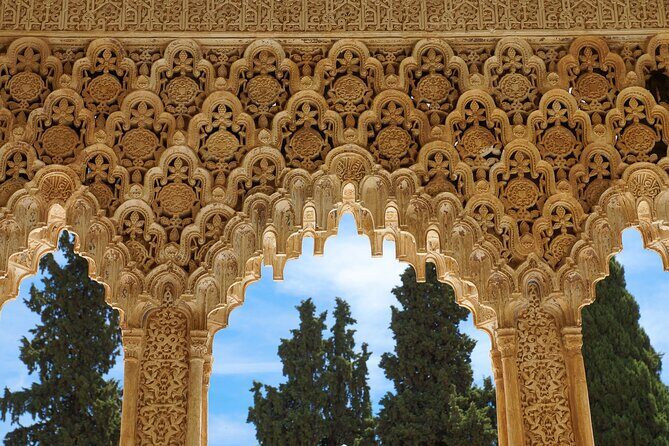 Private tour of the Alhambra entrances included - Why This Tour Offers Great Value