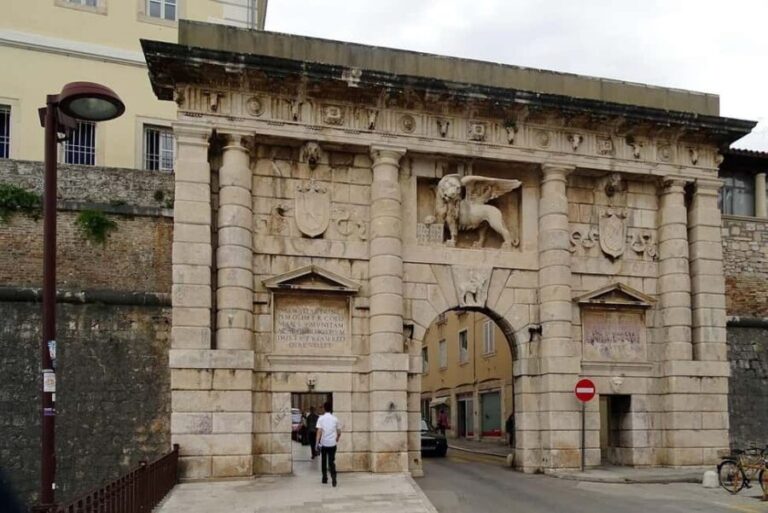Private Tour of Zadar and ibenik from Split - Exploring Zadar: The First Stop