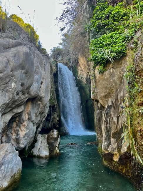 Private Tourism: Algar Waterfalls by Car - Why Choose This Tour?