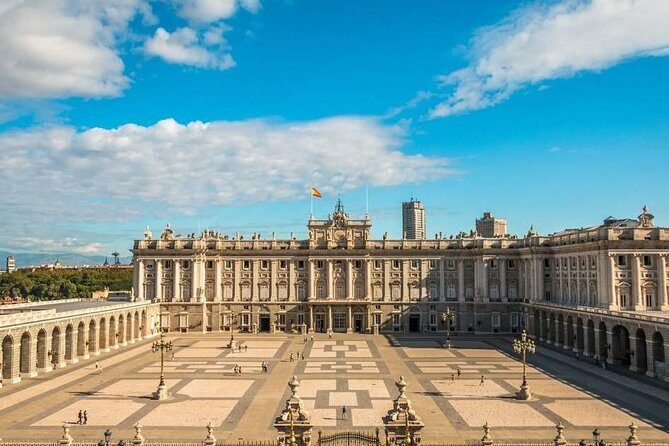 Private Transfer: Madrid Airport MAD to Madrid in Luxury Van - A Detailed Look at the Experience