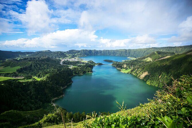 Private Transfer with sightseeing (Furnas or Sete Cidades) - An In-Depth Look at the Experience